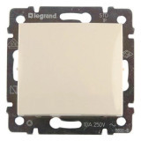 Выключатель Legrand Valena одноклавишный проходной слоновая кость Выключатель Legrand Valena одноклавишный проходной слоновая кость